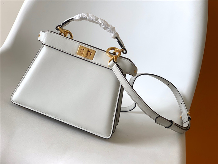 Fendi 펜디 아이코닉 피카푸 아이씨유 미니백 20CM F6806