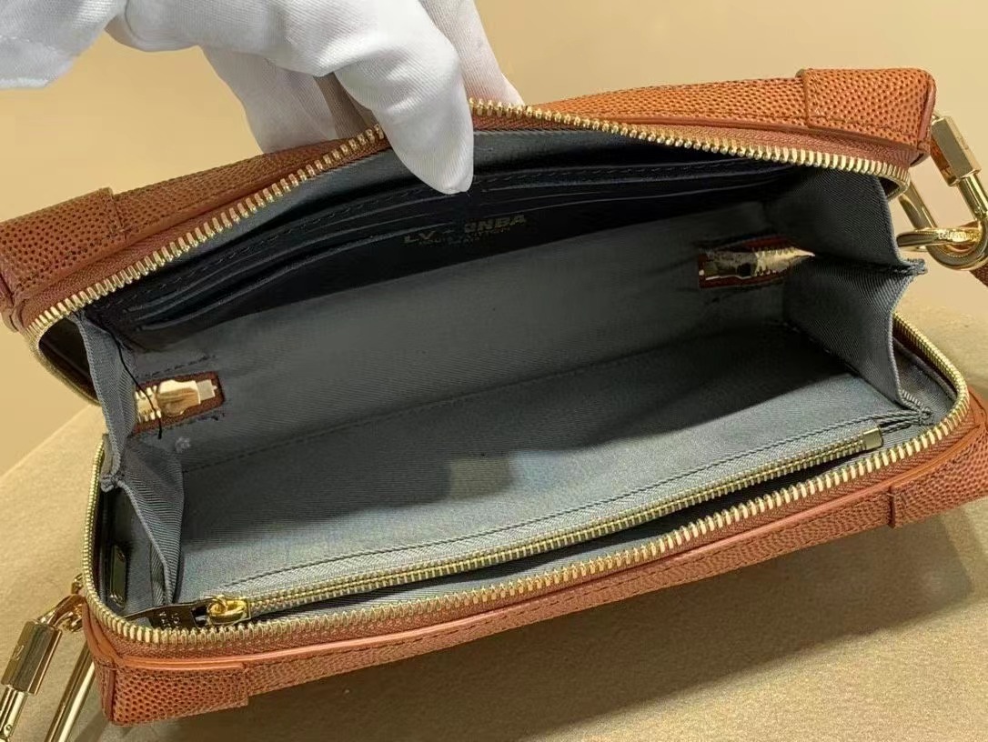 Louis Vuitton 루이비통 NBA 소프트 트렁크 월릿 M80549