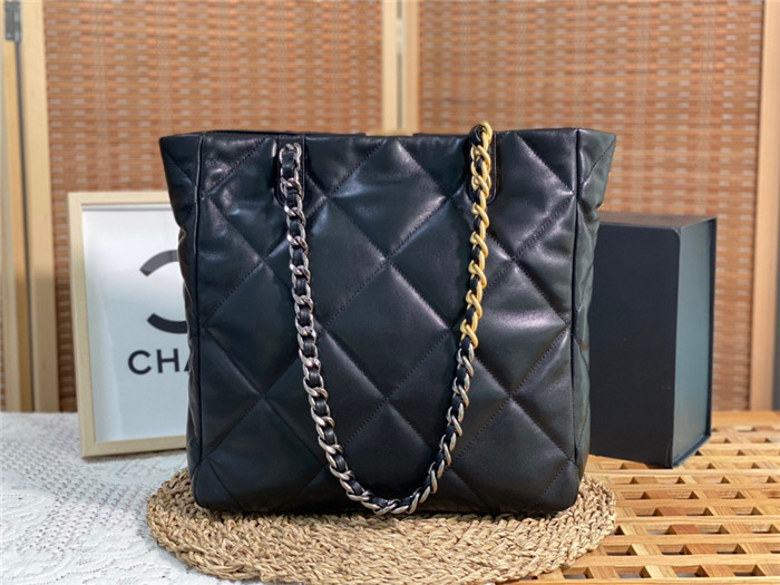  Chanel  샤넬 19 쇼핑백 AS3519
