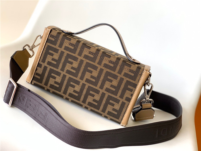Fendi  펜디 자카드 모티프 FF 바게트 소프트 트렁크 백 F6821