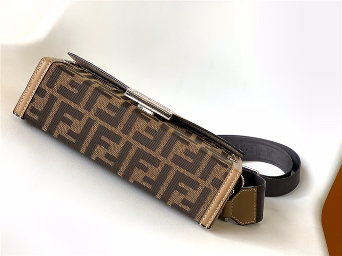 Fendi  펜디 자카드 모티프 FF 바게트 소프트 트렁크 백 F6821