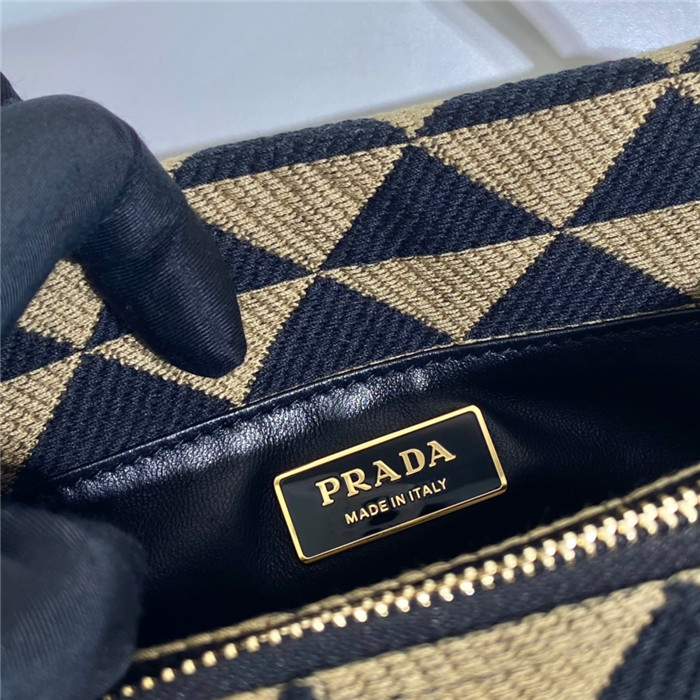 PRADA  프라다 자수 패브릭 스몰 백 1BA368