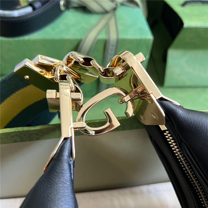 GUCCi  구찌 아따슈 라지 숄더백 702823