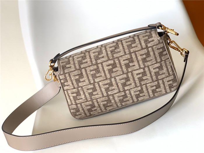  Fendi 펜디 바케트백 F8002