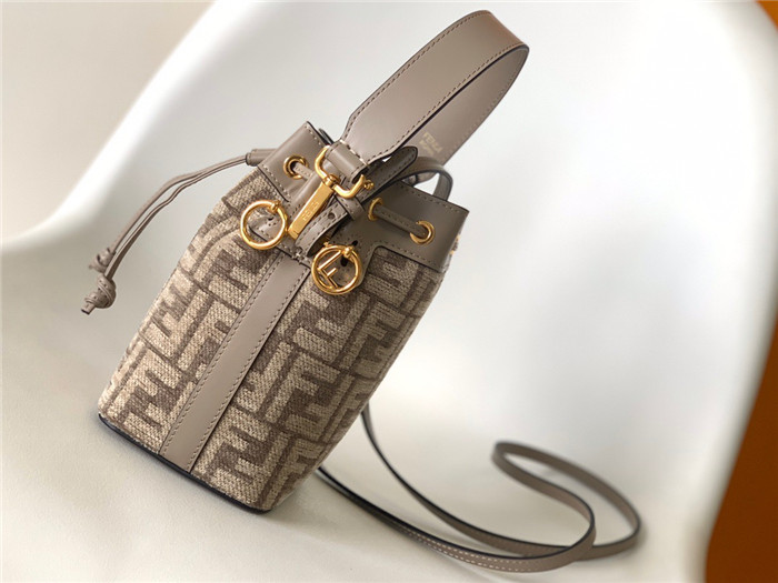 FENDI 펜디 몬트레조 미니 버킷백 F8010