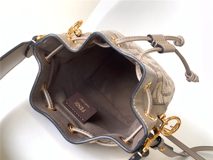 FENDI 펜디 몬트레조 미니 버킷백 F8010