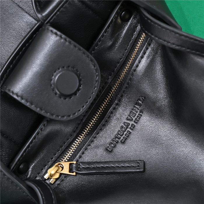 BOTTEGA VENETA   보테가베네타 미니 토트백 B66880