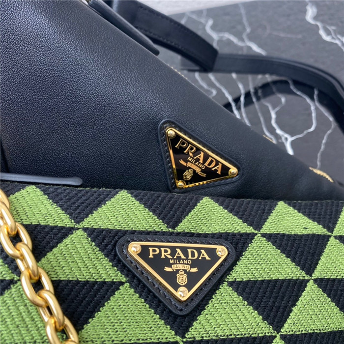 PRADA 프라다 트라이앵글 가죽 패브릭 미니 숄더백 1BC176