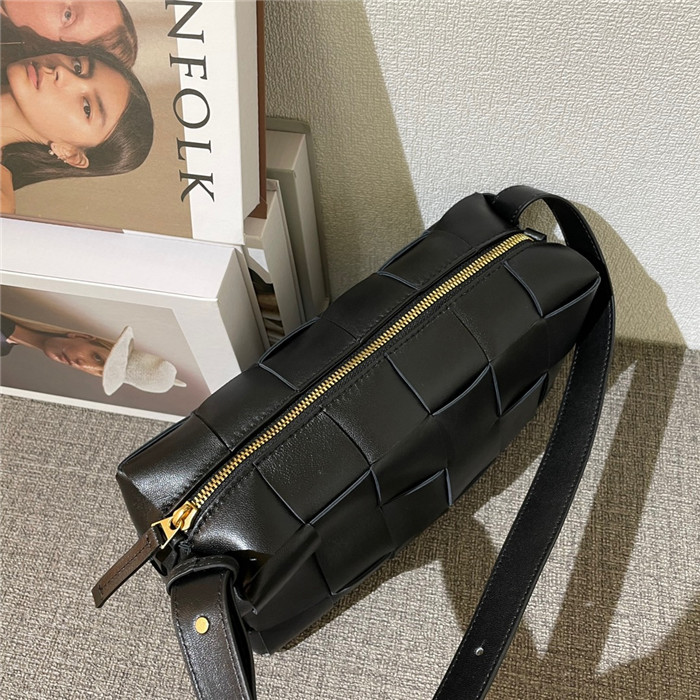 BOTTEGA VENETA 보테가베네타 브릭 카세트백 B10201
