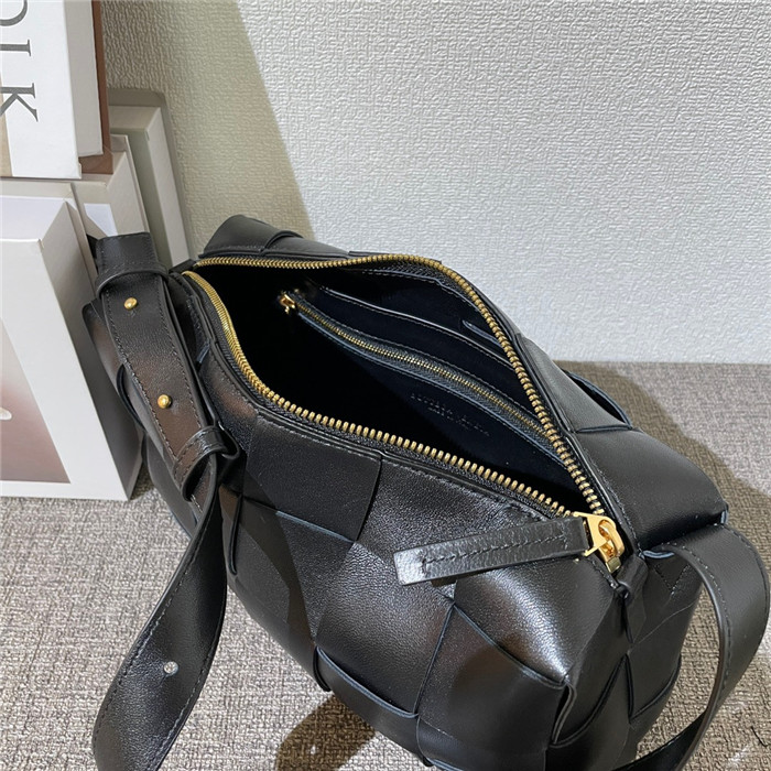 BOTTEGA VENETA 보테가베네타 브릭 카세트백 B10201