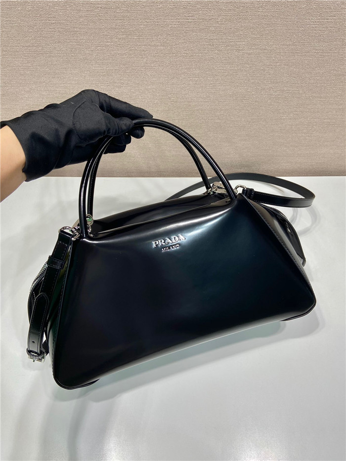 PRADA  프라다 미디엄 브러쉬드 가죽 핸드백 1BA365