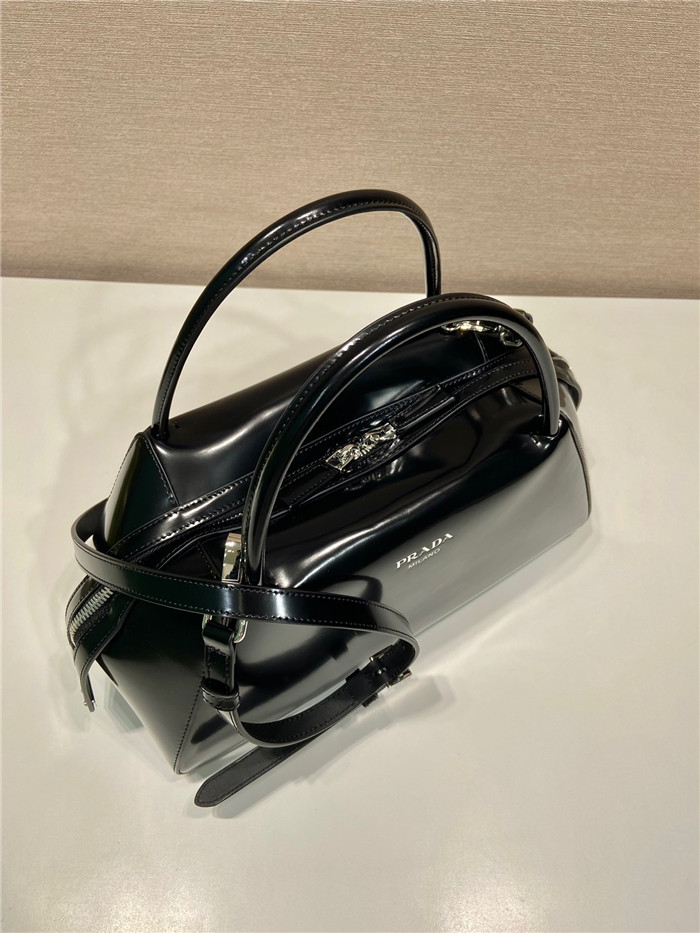 PRADA  프라다 미디엄 브러쉬드 가죽 핸드백 1BA365