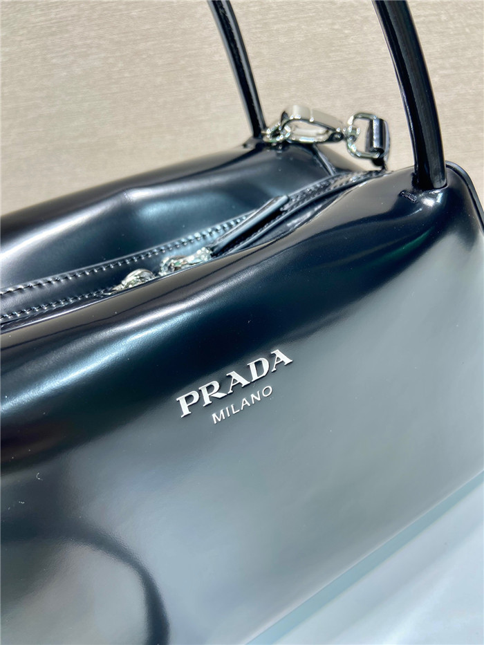 PRADA  프라다 미디엄 브러쉬드 가죽 핸드백 1BA365