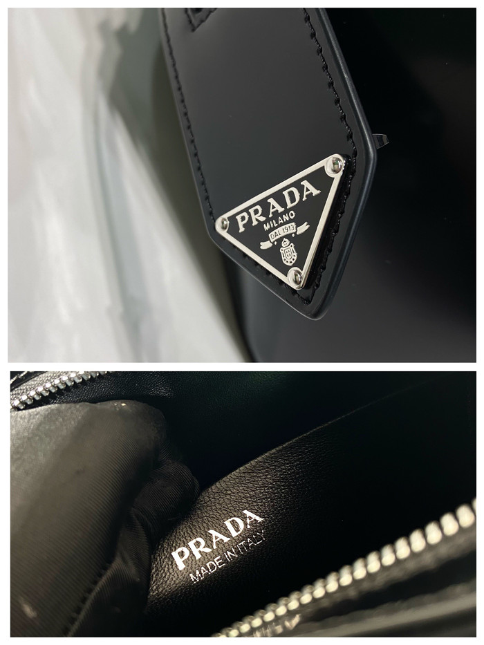 PRADA  프라다 스몰 브러쉬드 가죽 핸드백 1BA366