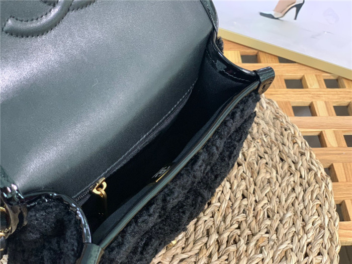 Chanel  샤넬 22K 스몰 탑핸들 플랩백 AS3652