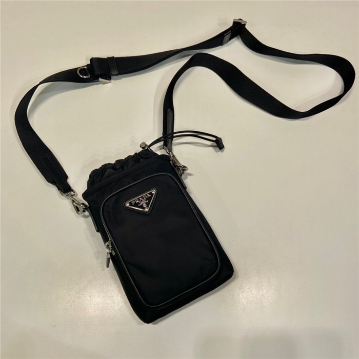 PRADA 프라다 드로스트링 리나일론 스마트폰 케이스 2ZH155
