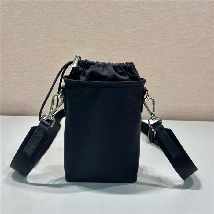 PRADA 프라다 드로스트링 리나일론 스마트폰 케이스 2ZH155