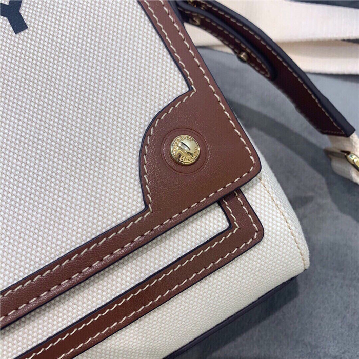 BURBERRY 버버리 호스페리 프린트 노트 크로스백 B3651