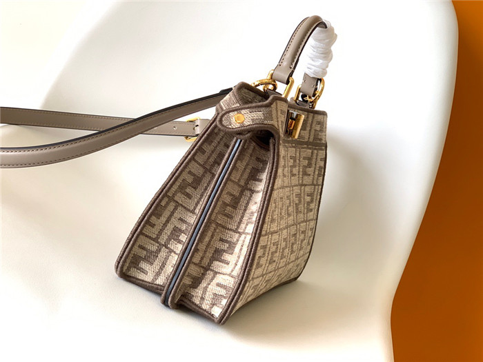 Fendi   펜디 아이코닉 피카푸 아이씨유 스몰백 F8327