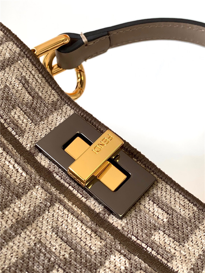 Fendi   펜디 아이코닉 피카푸 아이씨유 스몰백 F8327