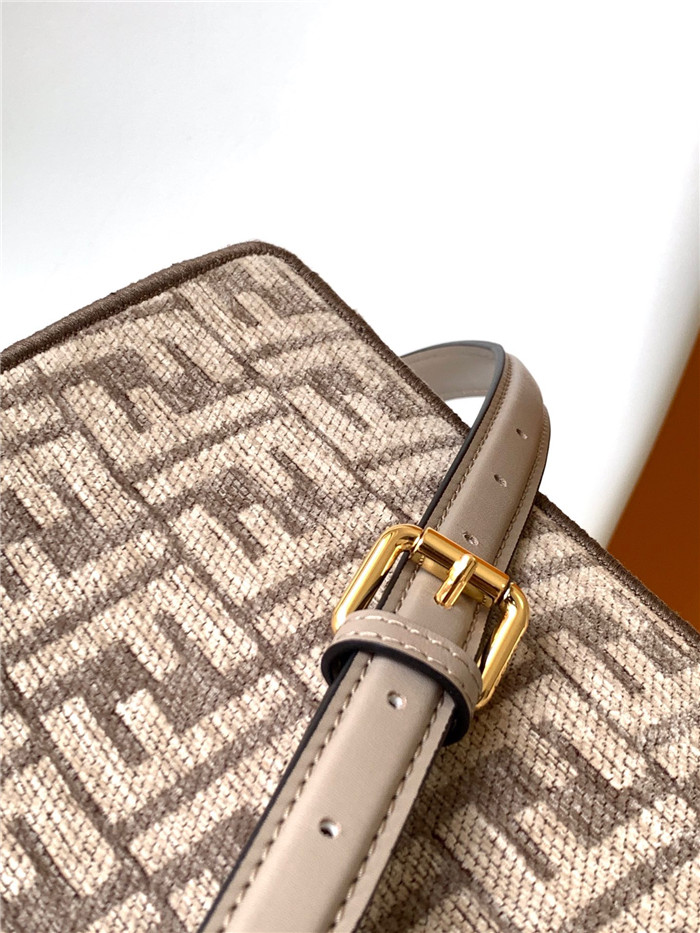Fendi   펜디 아이코닉 피카푸 아이씨유 스몰백 F8327