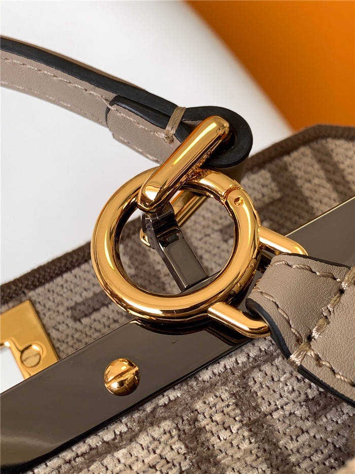 Fendi   펜디 아이코닉 피카푸 아이씨유 스몰백 F8327