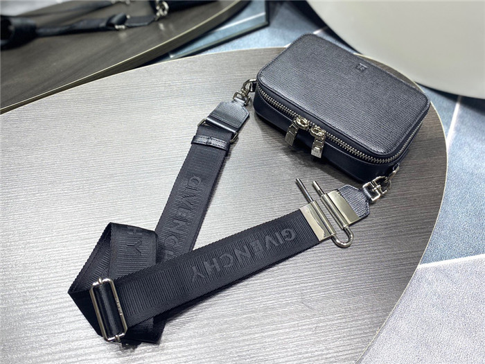 GIVENCHY 지방시 카메라백 G82221