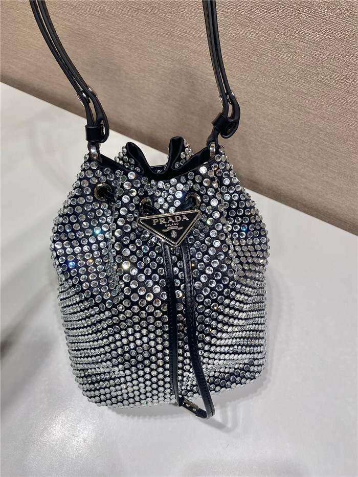 Prada 프라다 크리스털 장식 새틴 스몰 버킷백 1BE067