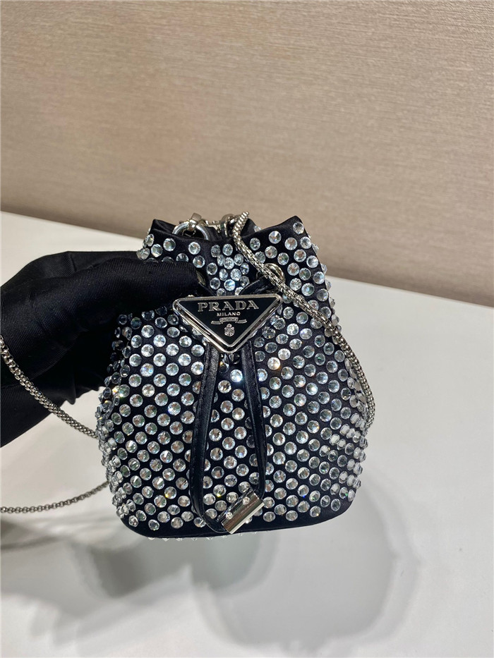 Prada  프라다 크리스털 장식 새틴 스몰 버킷백 1NR016