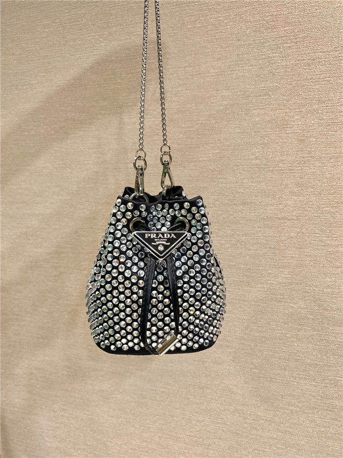 Prada  프라다 크리스털 장식 새틴 스몰 버킷백 1NR016