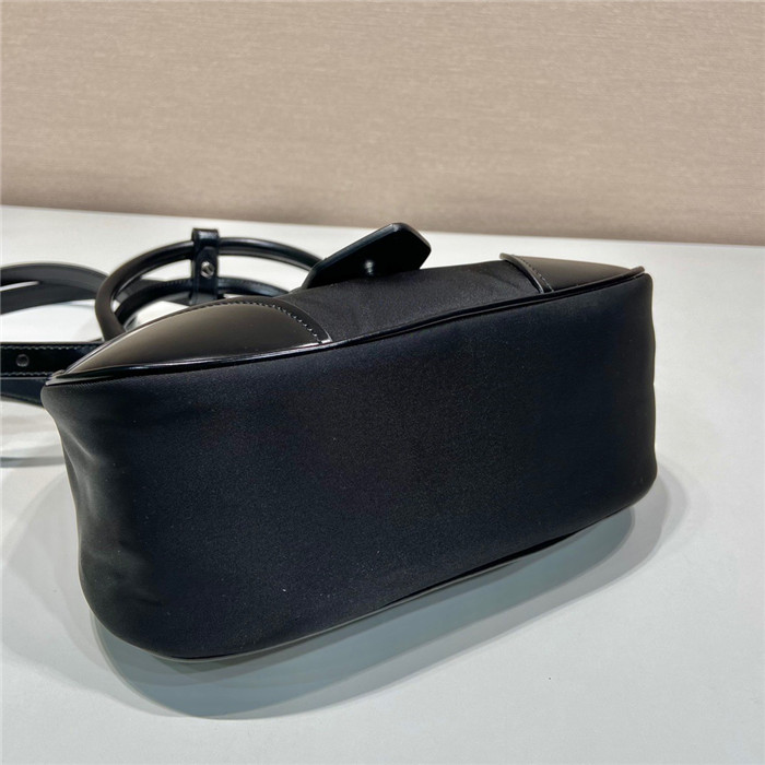 Prada 프라다 문 리나일론 가죽 숄더백 1BA381