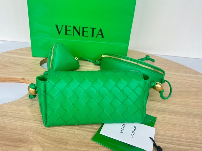 Bottega Veneta 보테가베네타 크로스백  bv16x
