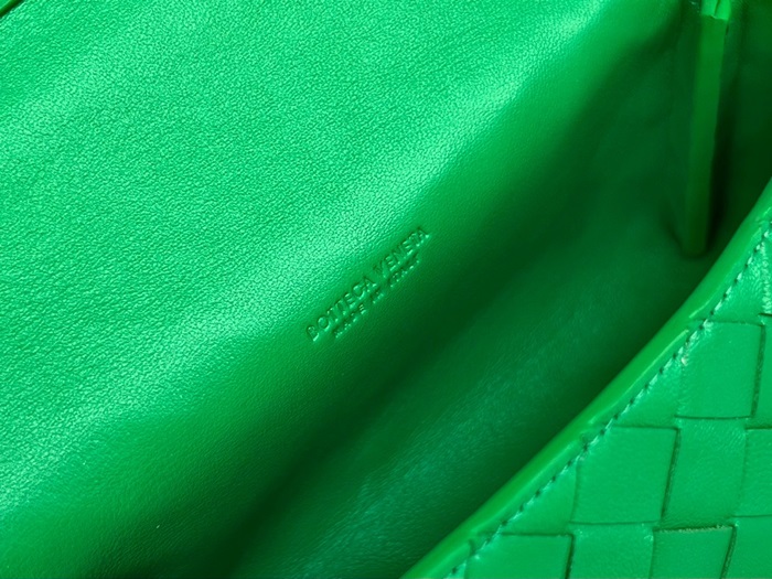 Bottega Veneta 보테가베네타 크로스백  bv16x