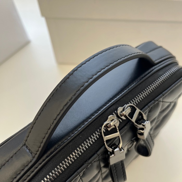  Dior 디올 카로 박스 체인백