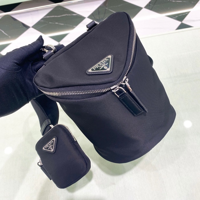 Prada  프라다 남성 블랙 크로스백 pr110x