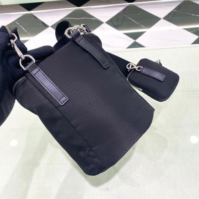 Prada  프라다 남성 블랙 크로스백 pr110x