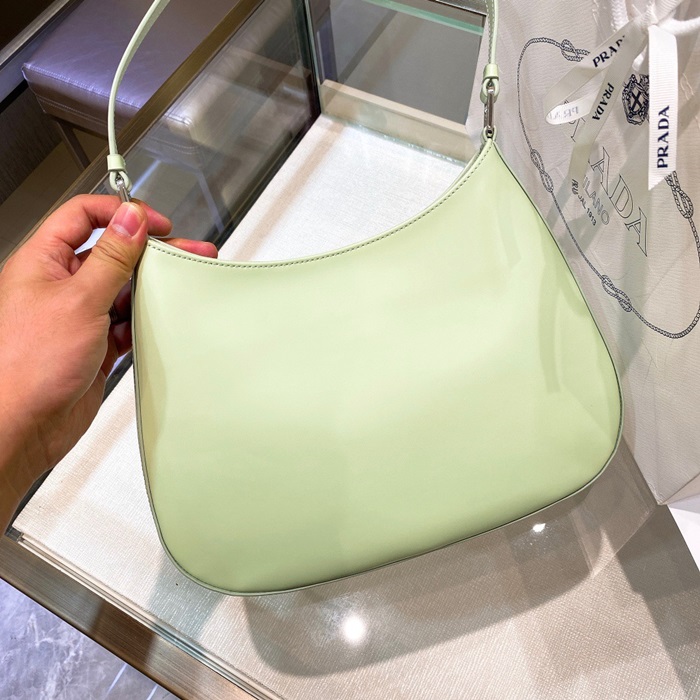  Prada 프라다 브러시드 삼각로고 클레오백 pr230x