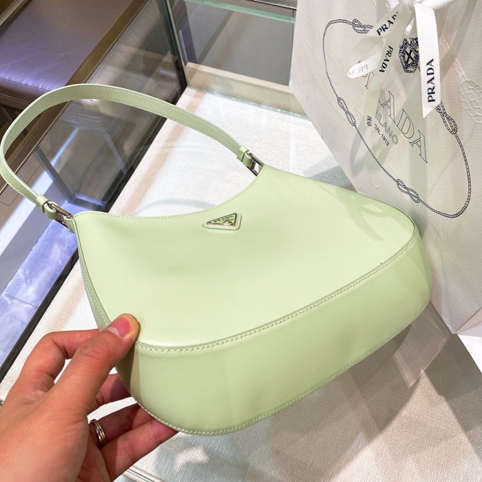  Prada 프라다 브러시드 삼각로고 클레오백 pr230x