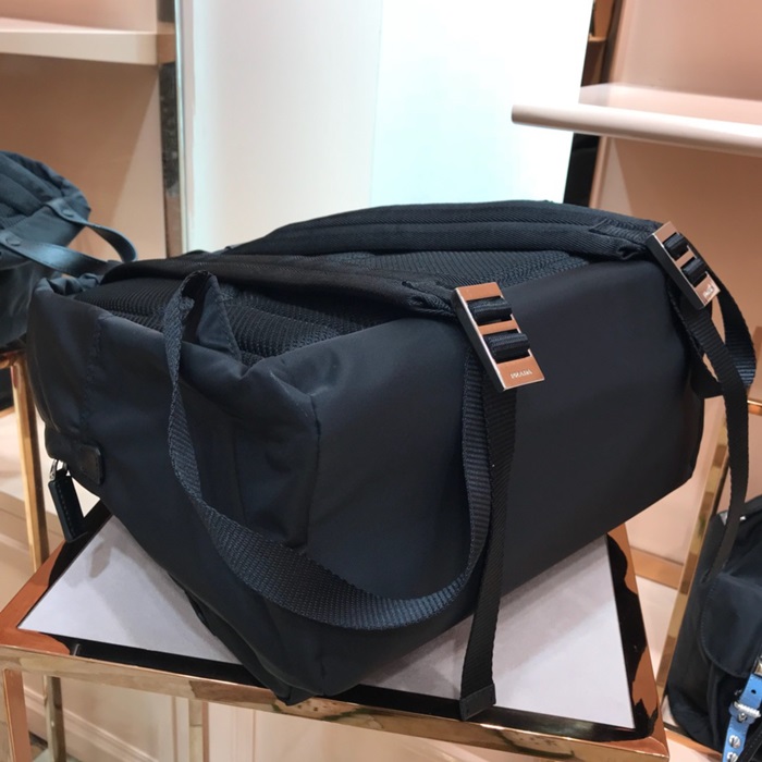Prada 프라다 남성 블랙 백팩 pr240x