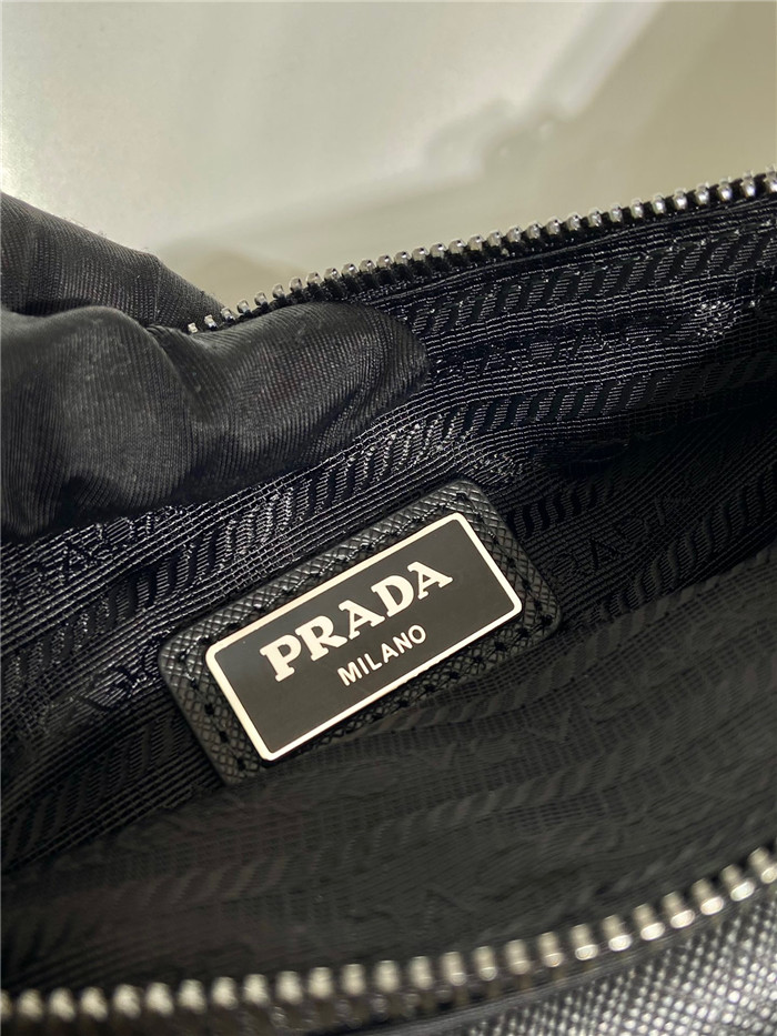 Prada 프라다 나일론 사피아노 가죽 숄더백 2VH160