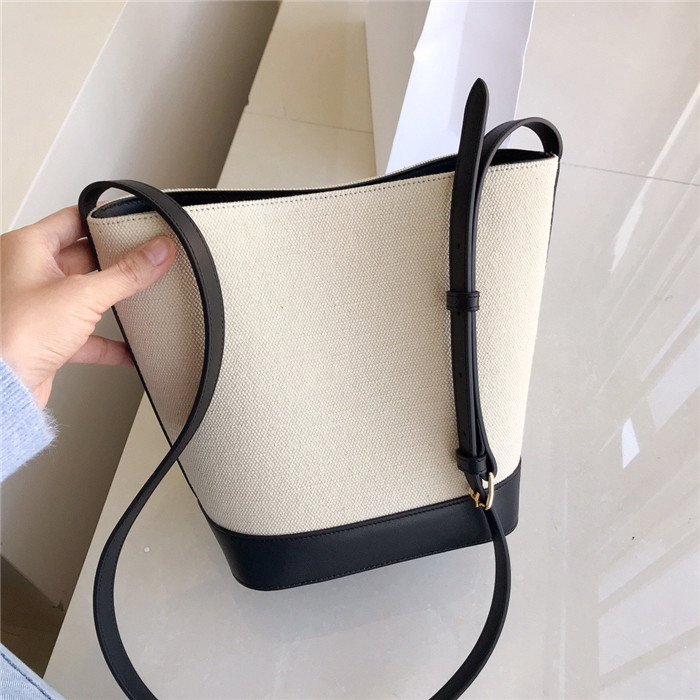 CELINE 셀린느 퀴르 버킷백 C30022