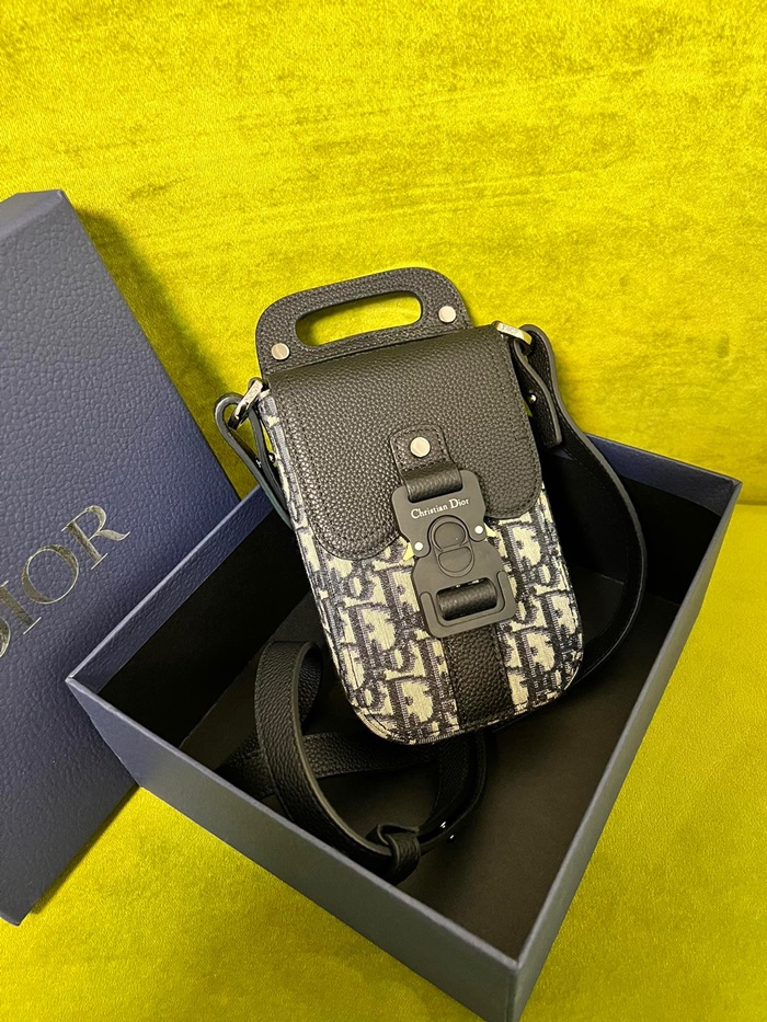 Dior  디올 남성 블랙 크로스백 di194x