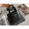  Prada 프라다 가죽 미니 핸드백