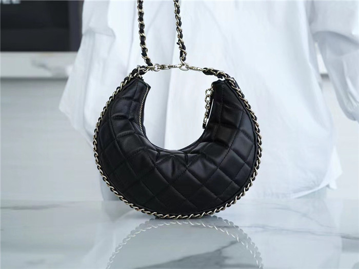 CHANEL 샤넬 라지 반달백 AS3200
