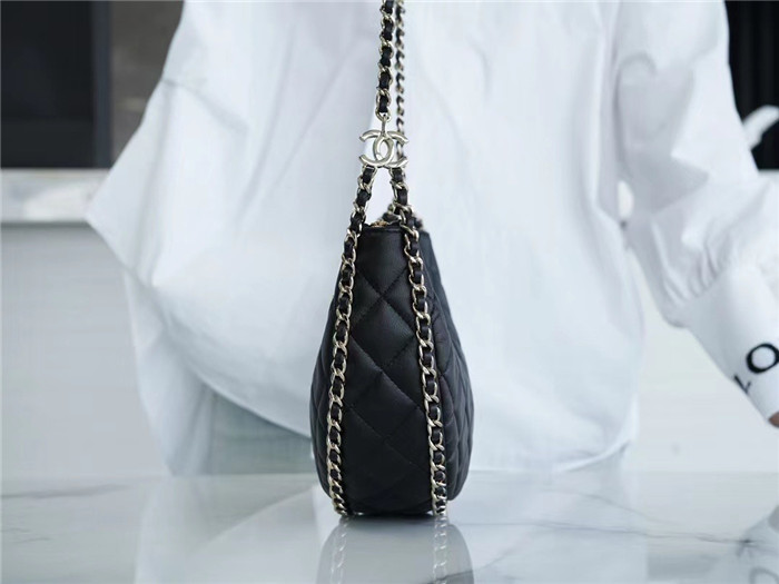 CHANEL 샤넬 라지 반달백 AS3200
