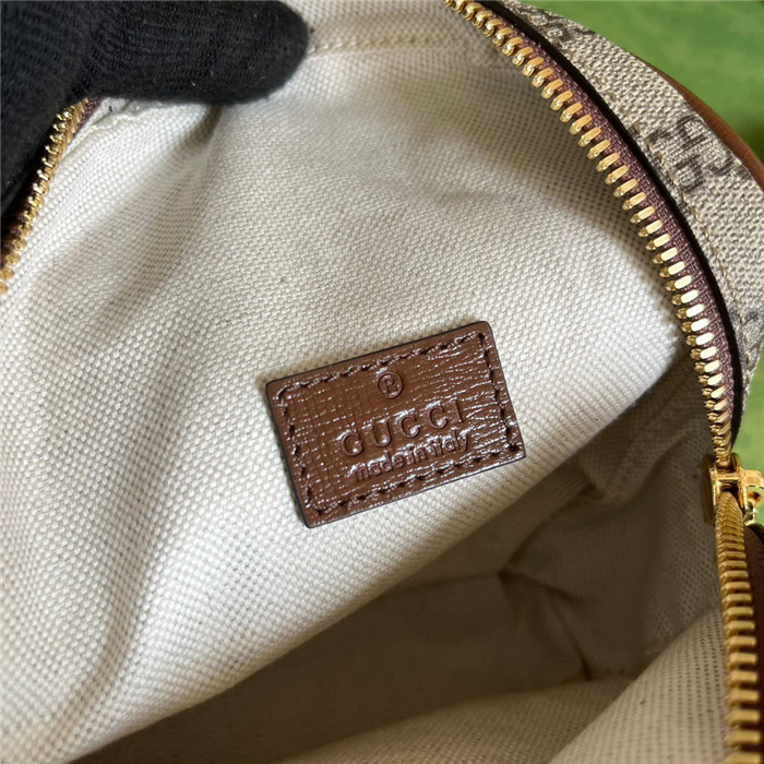 GUCCi  구찌 수프림 인터로킹 멀티 펑션 숄더백 725654
