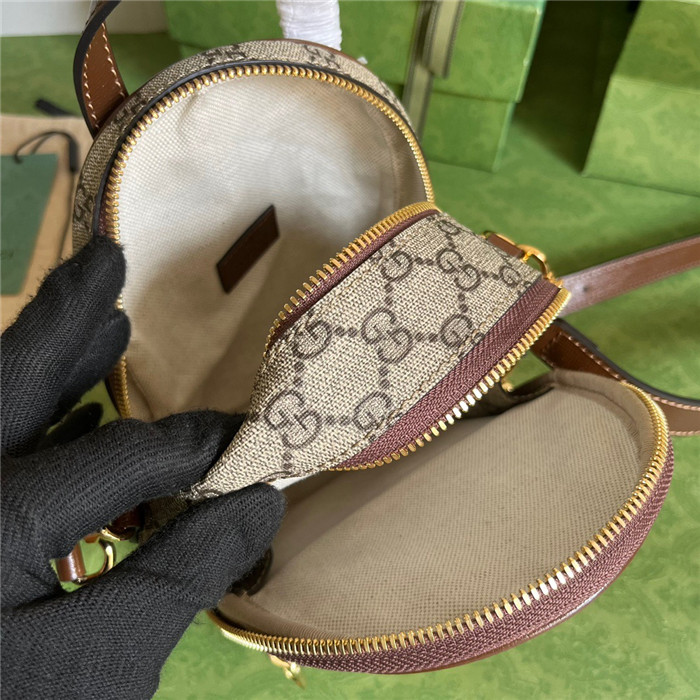 GUCCi  구찌 수프림 인터로킹 멀티 펑션 숄더백 725654