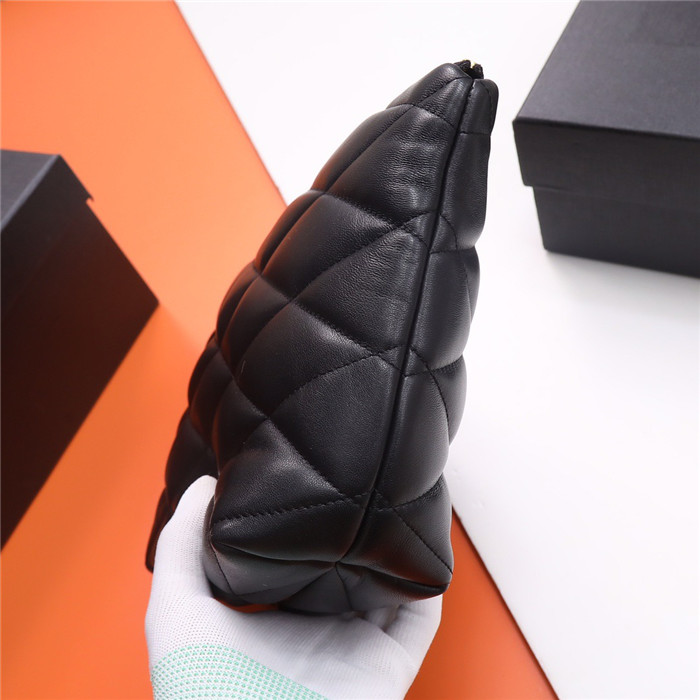 Saint Laurent  생로랑 퀼팅 SADE 미디엄 파우치 696779