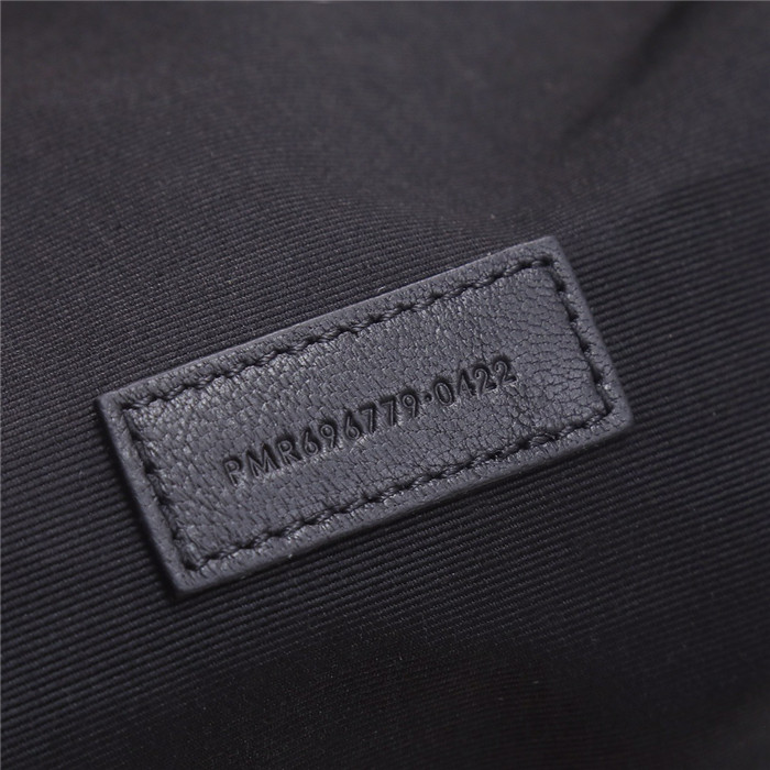 Saint Laurent  생로랑 퀼팅 SADE 미디엄 파우치 696779