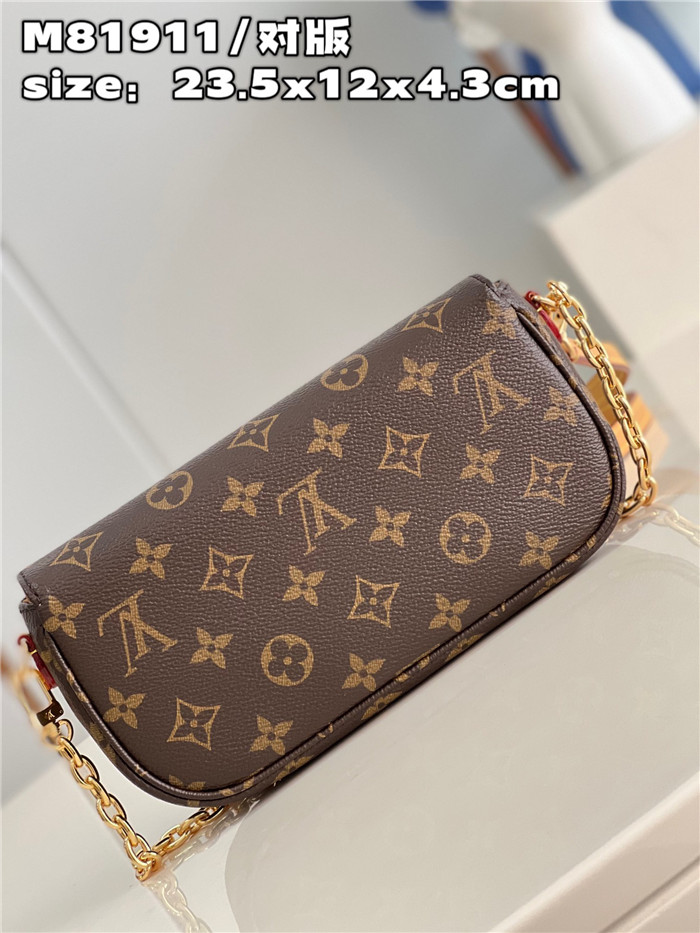 LOUIS VUITTON  루이비통 월릿 온 체인 아이비 M81911